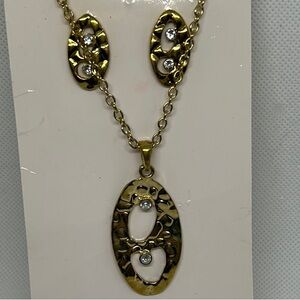 Gold and White Jewelry Set W4